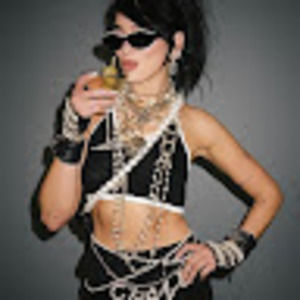 Meet your Posher, Jadey